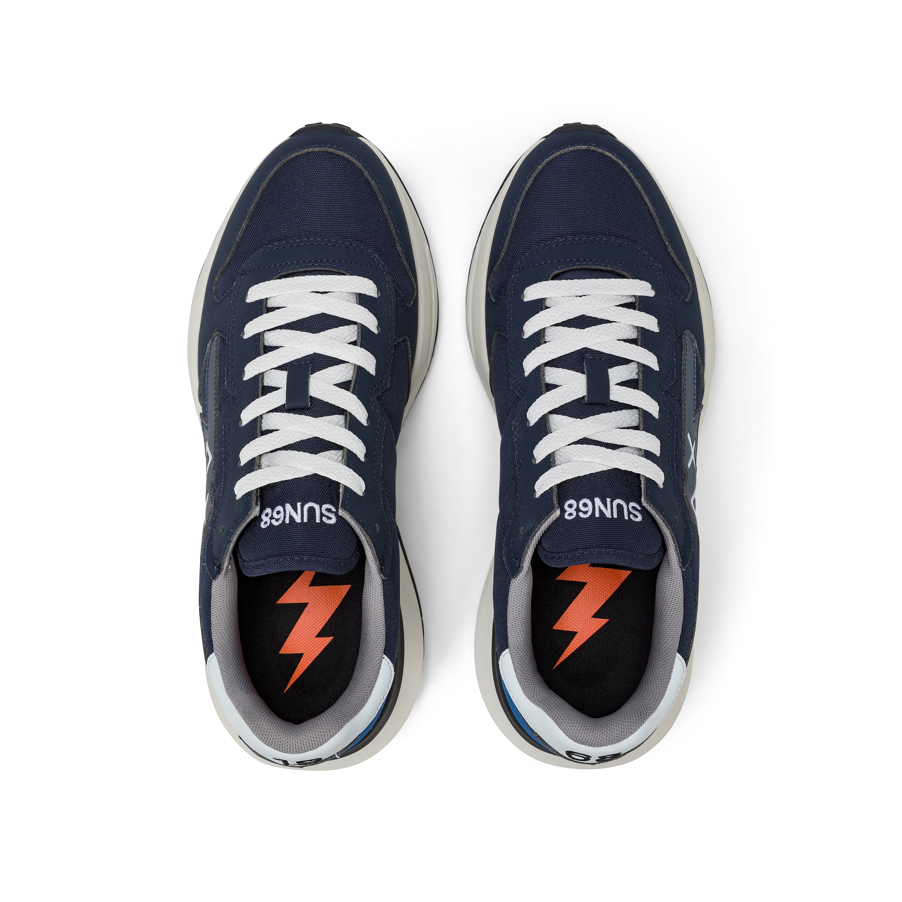 Sneakers "Niki 2.0 Solid" blu con Suola bianca a Contrasto 