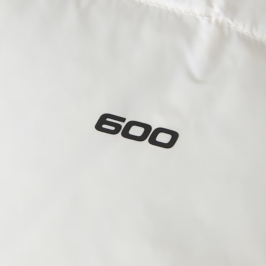 Piumino con cappuccio "Hyalite" bianco Dune in 600-fill riciclato 