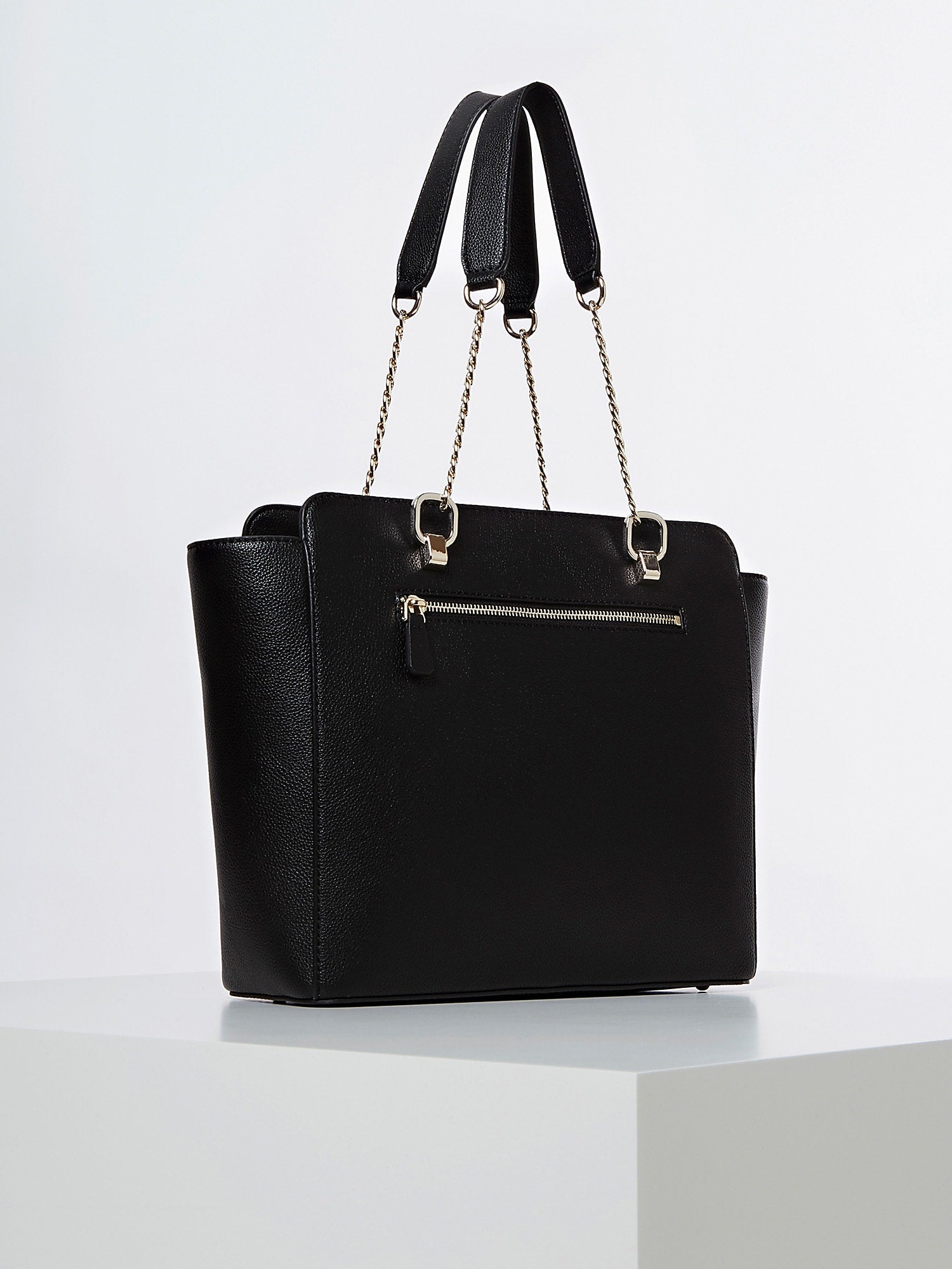 Shopper Guess "Annarita Status Carryall" nera in ecopelle con charm 