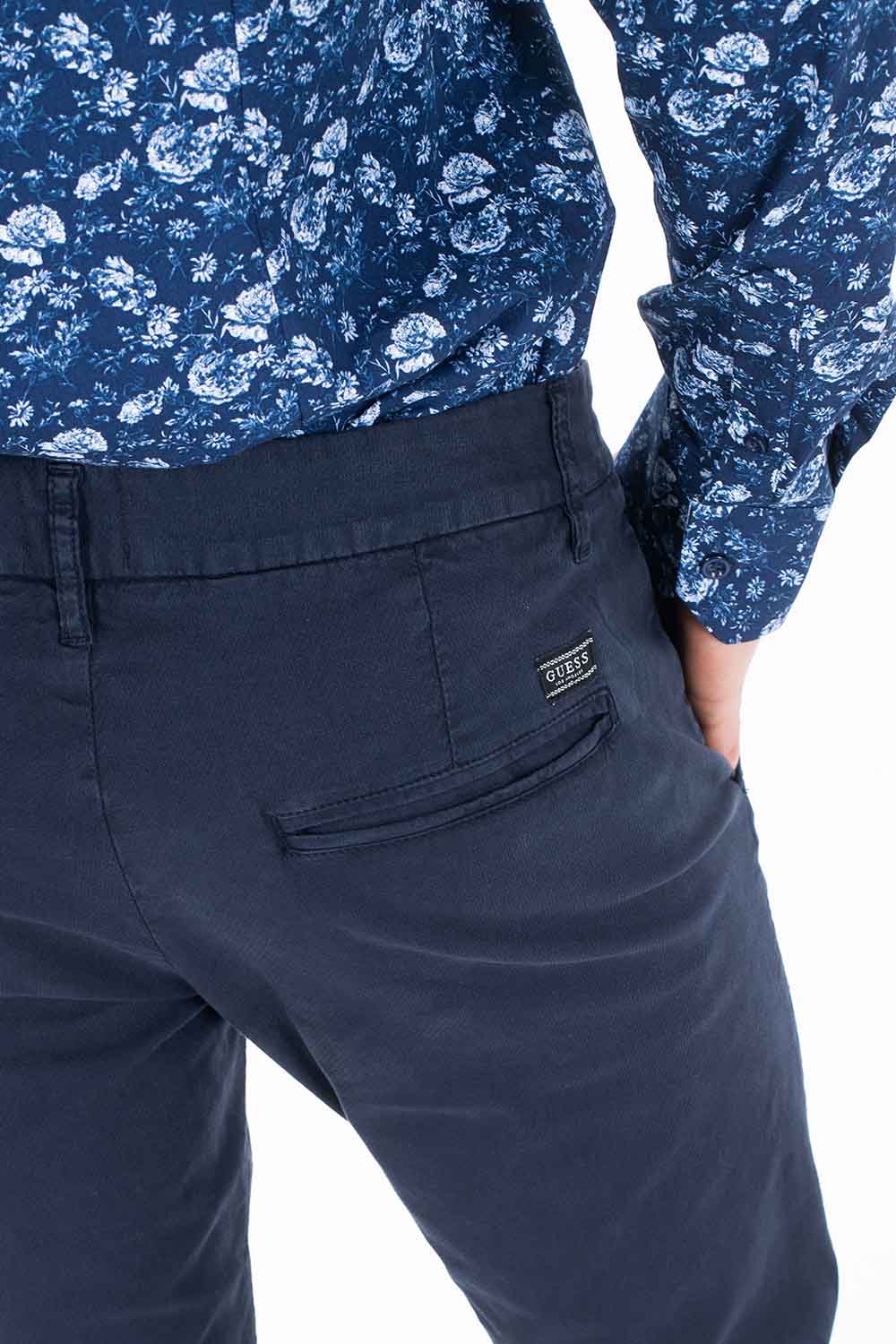 Pantaloni Chino Uomo Blu in Cotone Stretch Guess 