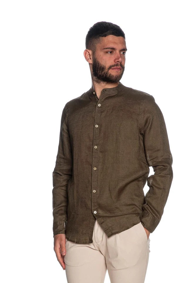 Camicia verde militare con Collo Coreana in 100% Lino 