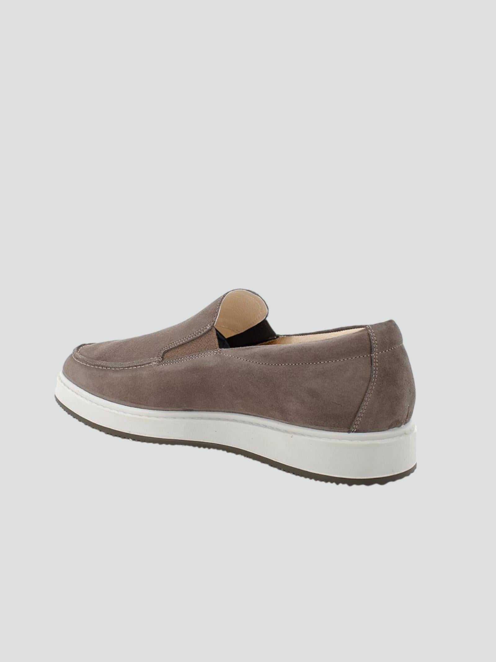 Mocassini beige in pelle scamosciata con sottopiede anatomico estraibile 