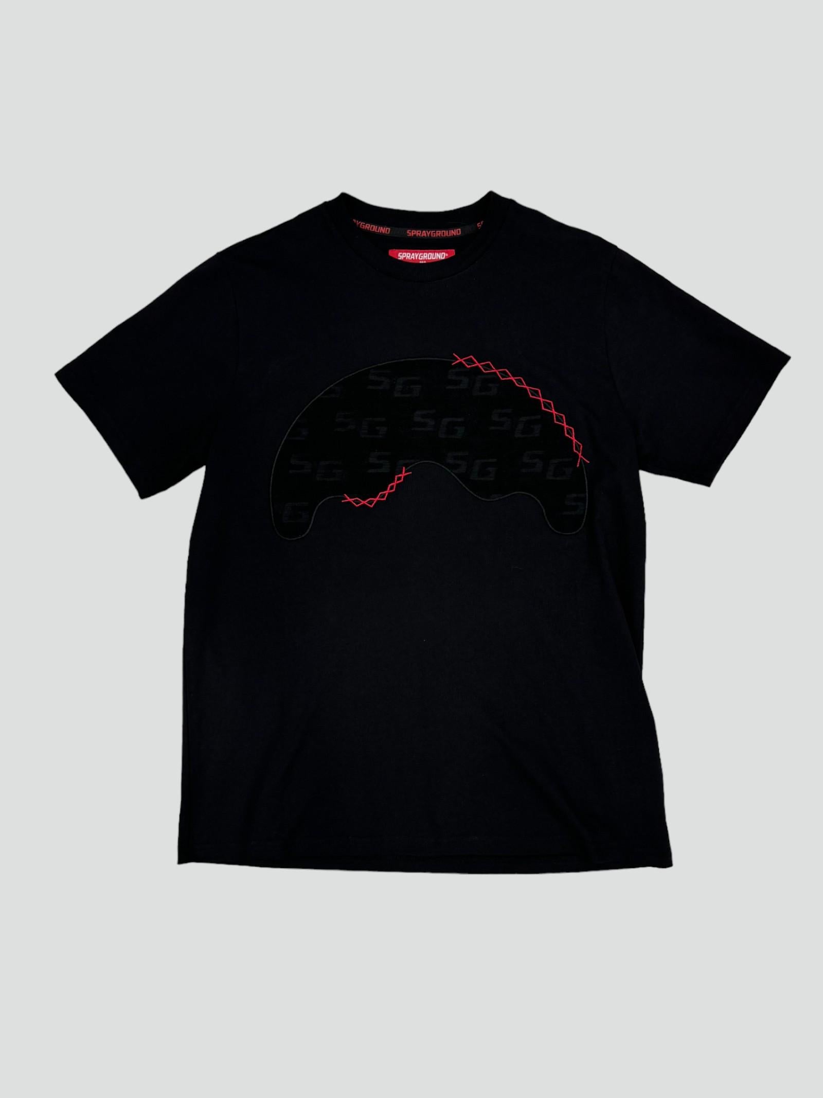 T-shirt "Jacquard Insert" Nera con Grafica Shark e Dettagli in Rilievo 