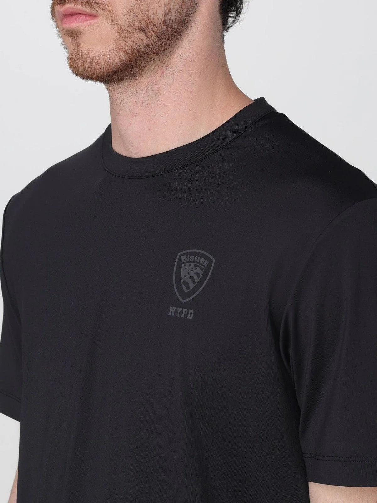 T-shirt Tecnica "Jason" nera in Tessuto Traspirante con Scudo Logo 