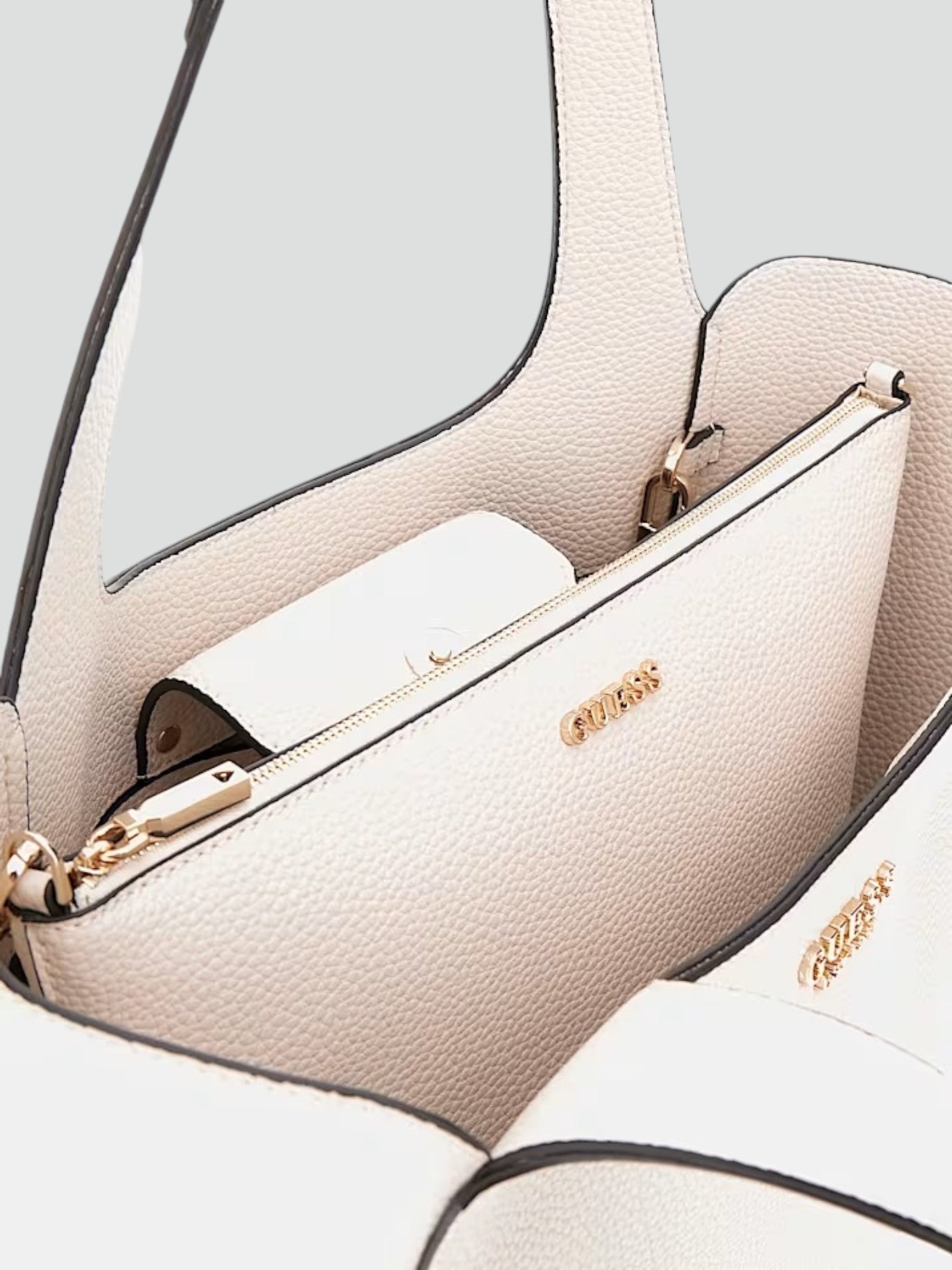 Shopper Guess "Helina" bianca in Similpelle con Pochette Interna 