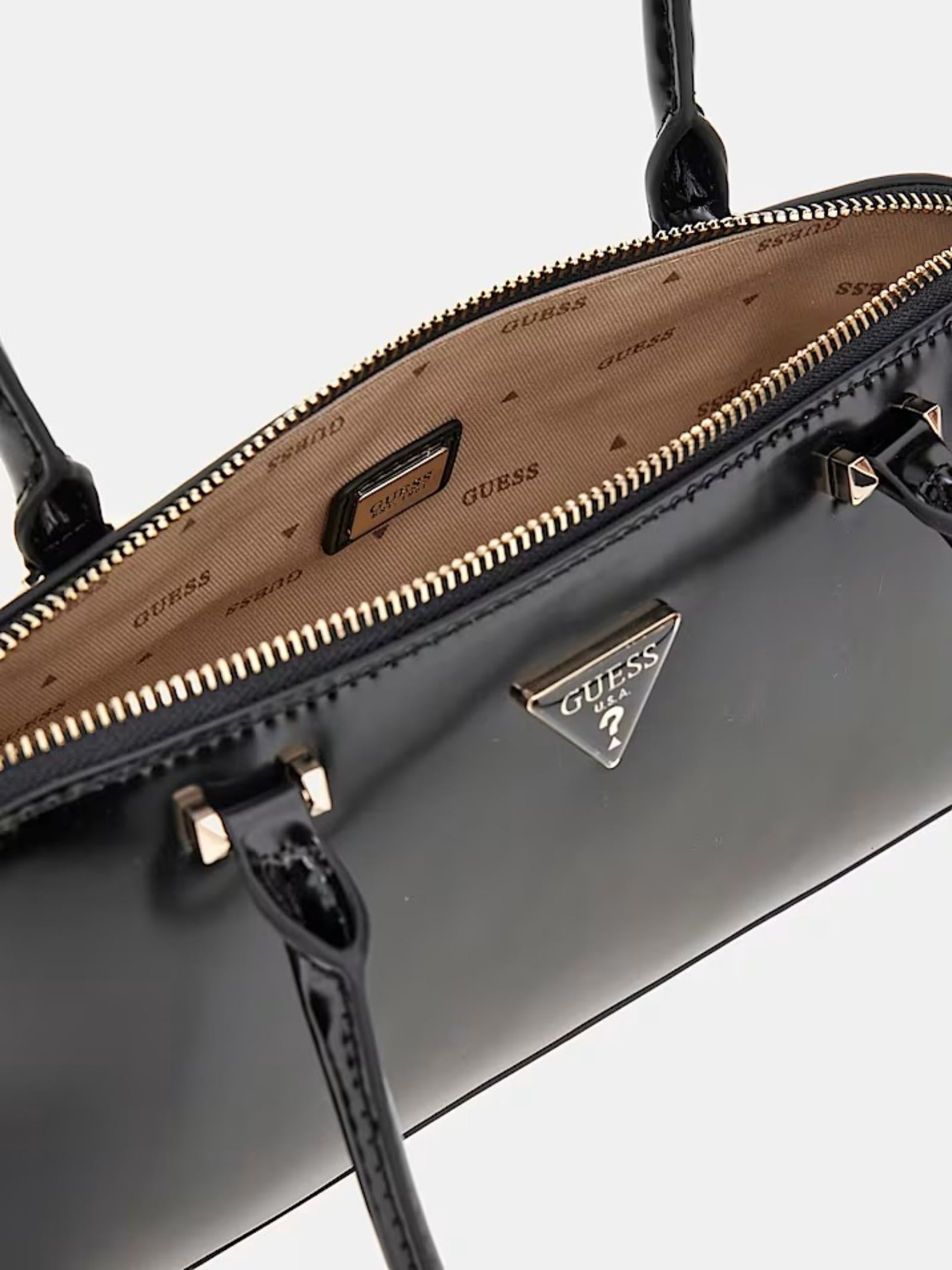 Borsa a spalla Guess "Arnela" in vernice nera con logo in metallo 