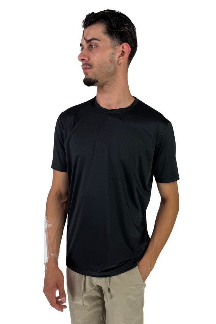 T-shirt nera in Tessuto Antipiega "No Iron" 