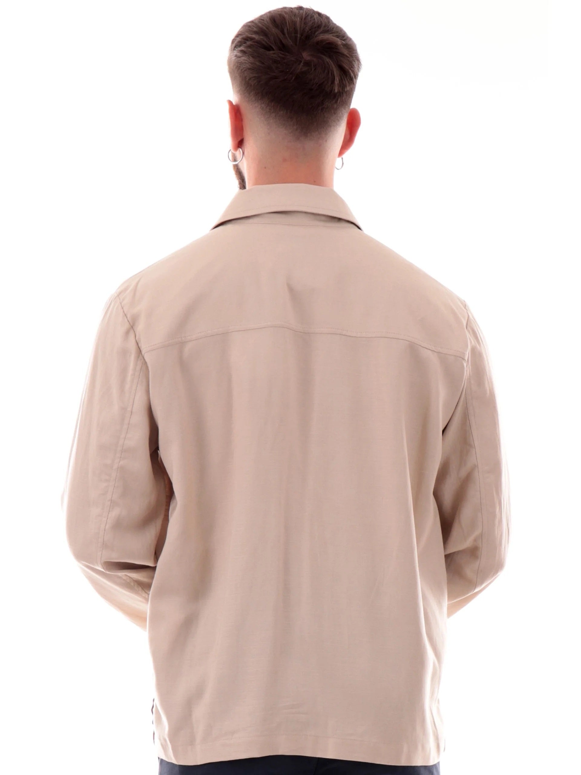 Overshirt Beige da uomo con colletto e tasche 