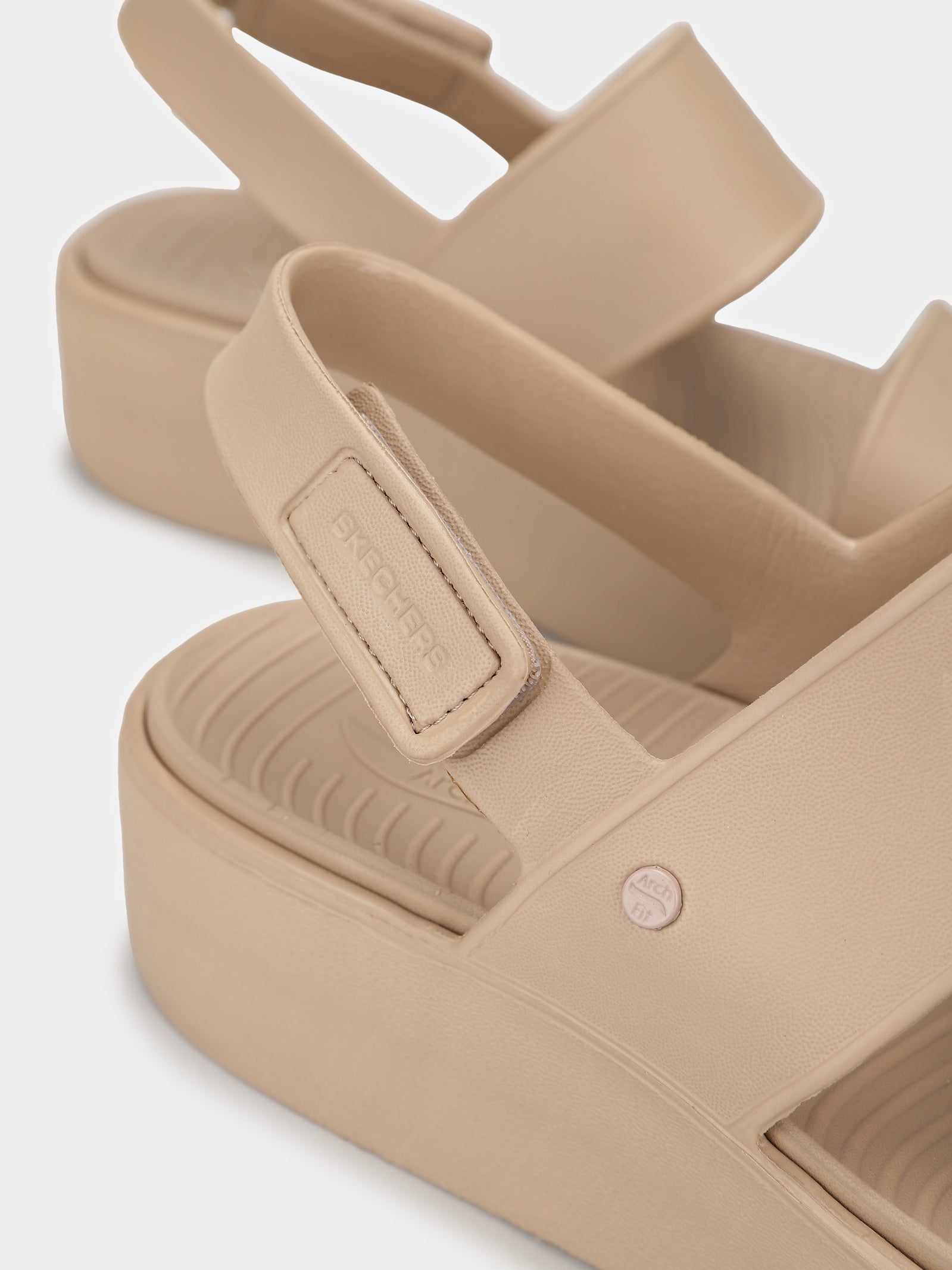 Sandalo Skechers Arch Fit® Taupe con Zeppa e Doppia Fascia 
