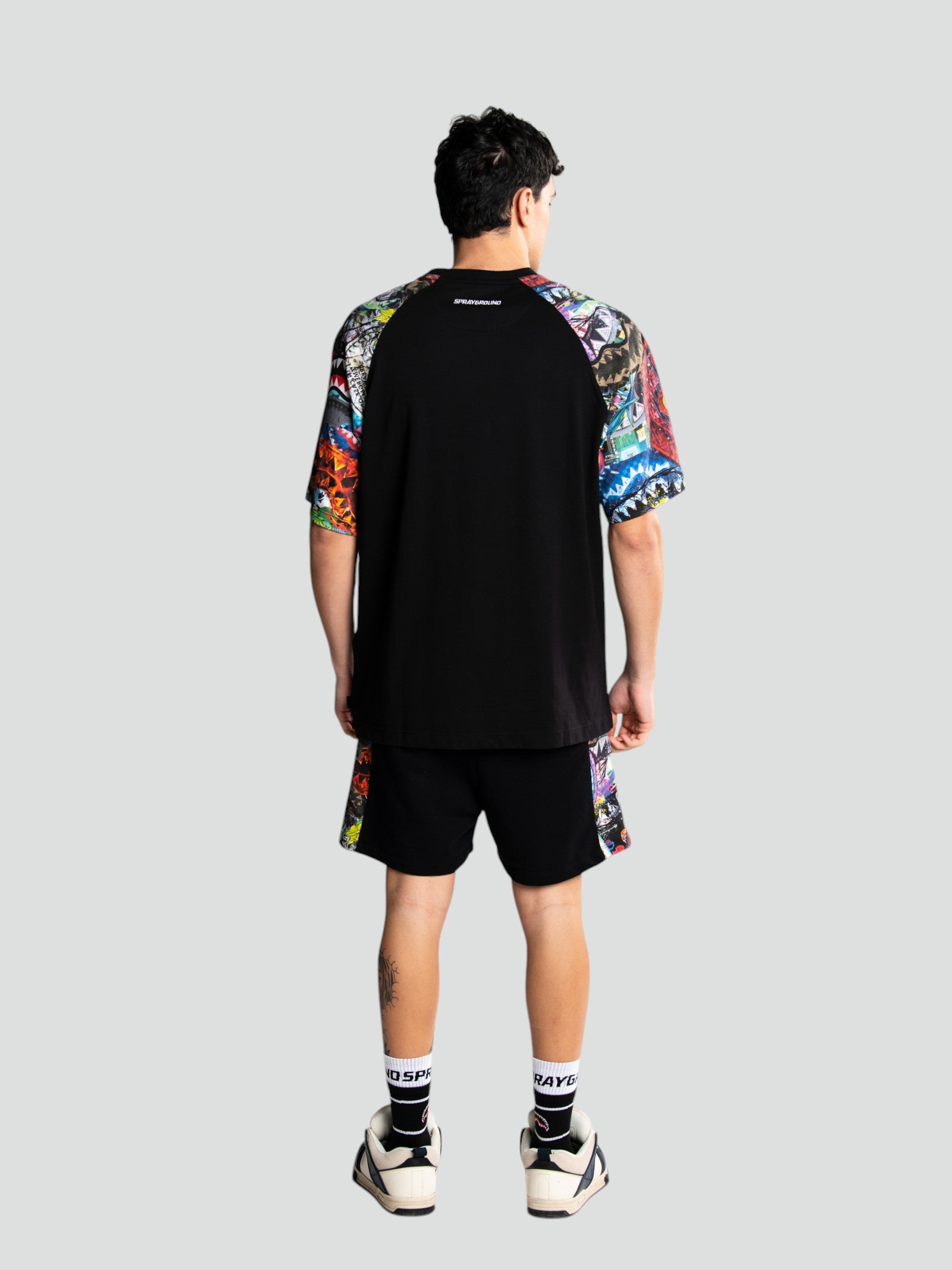 Shorts "All The Shark" Neri con Inserti Multicolor e Ricamo Logo 