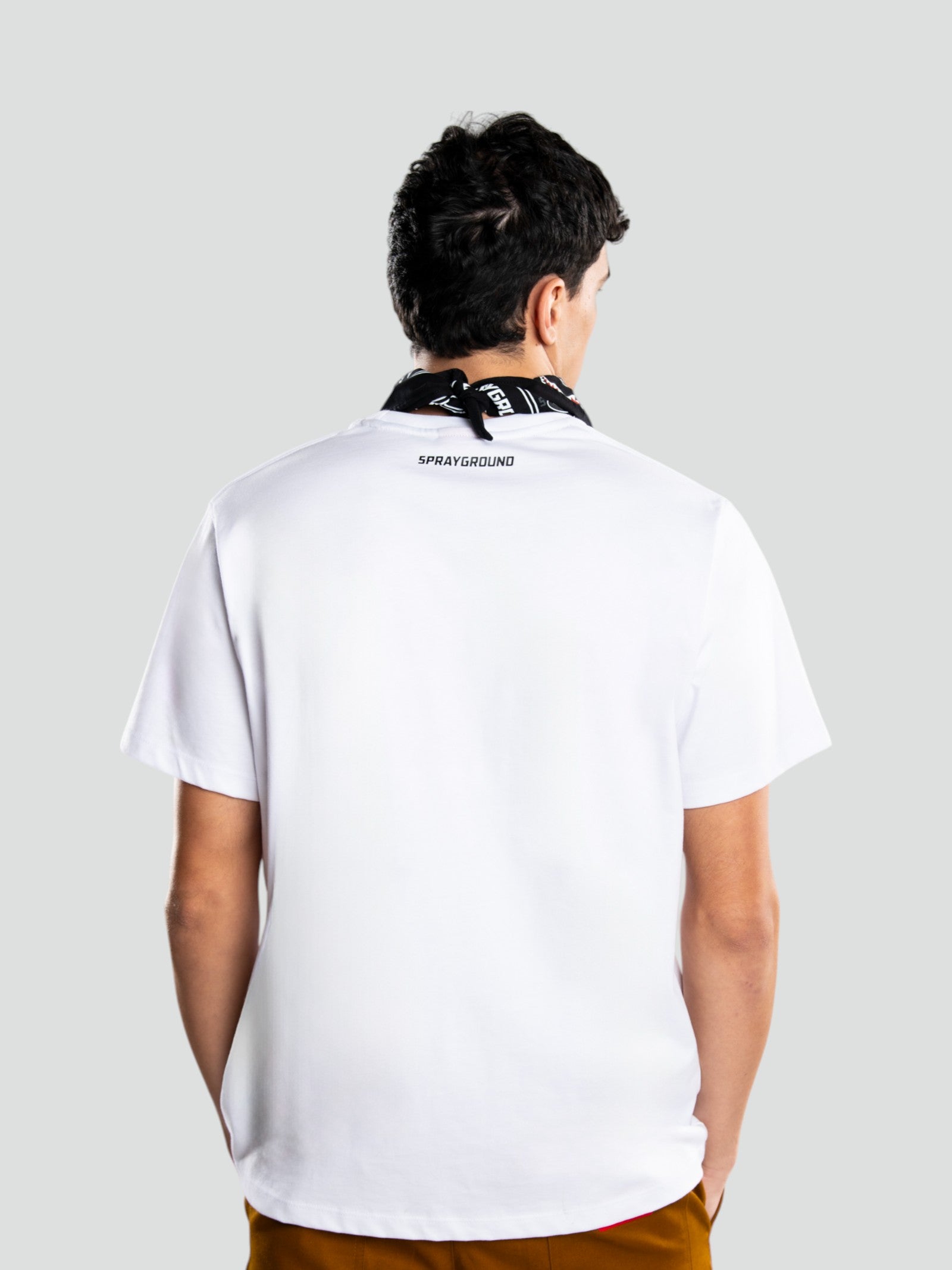 T-shirt "Black Bandana" Bianca con Bandana Stampata 