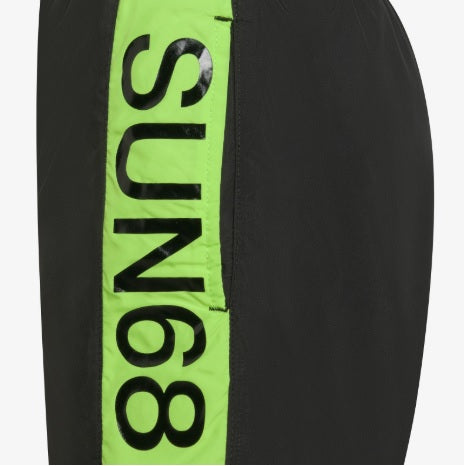 Costume Mare Bambino SUN68 in Nylon nero con Banda Logata verde fluo 