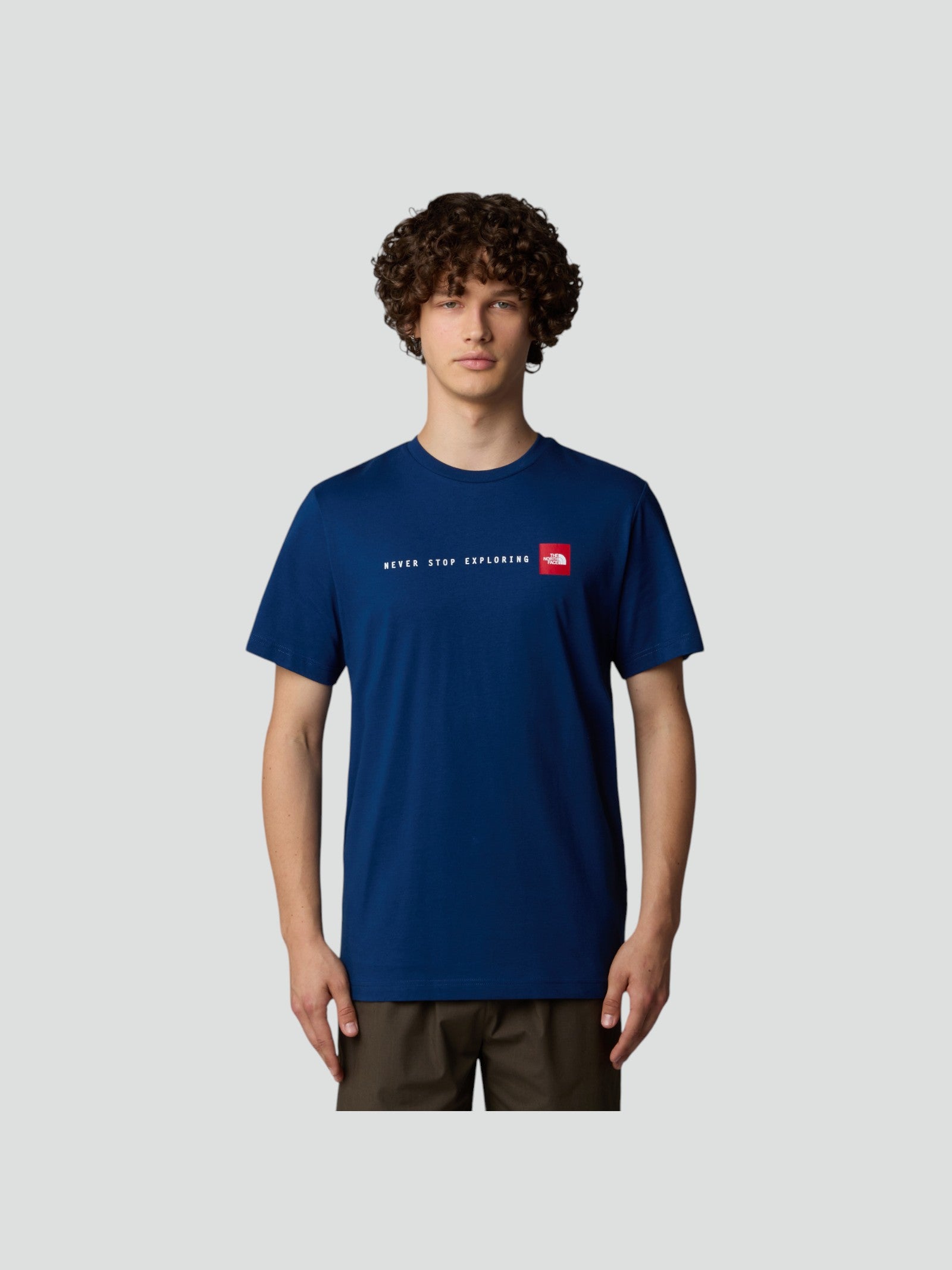 T-shirt Uomo Blu con Scritta "Never Stop Exploring" 