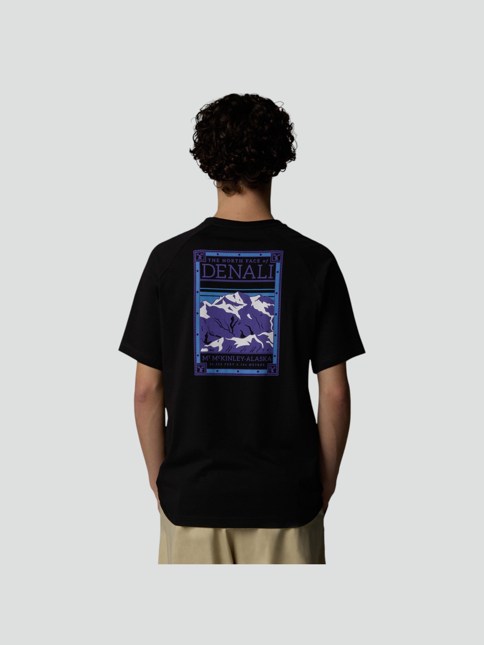 T-shirt Uomo nera con Grafica "Denali" Retro 
