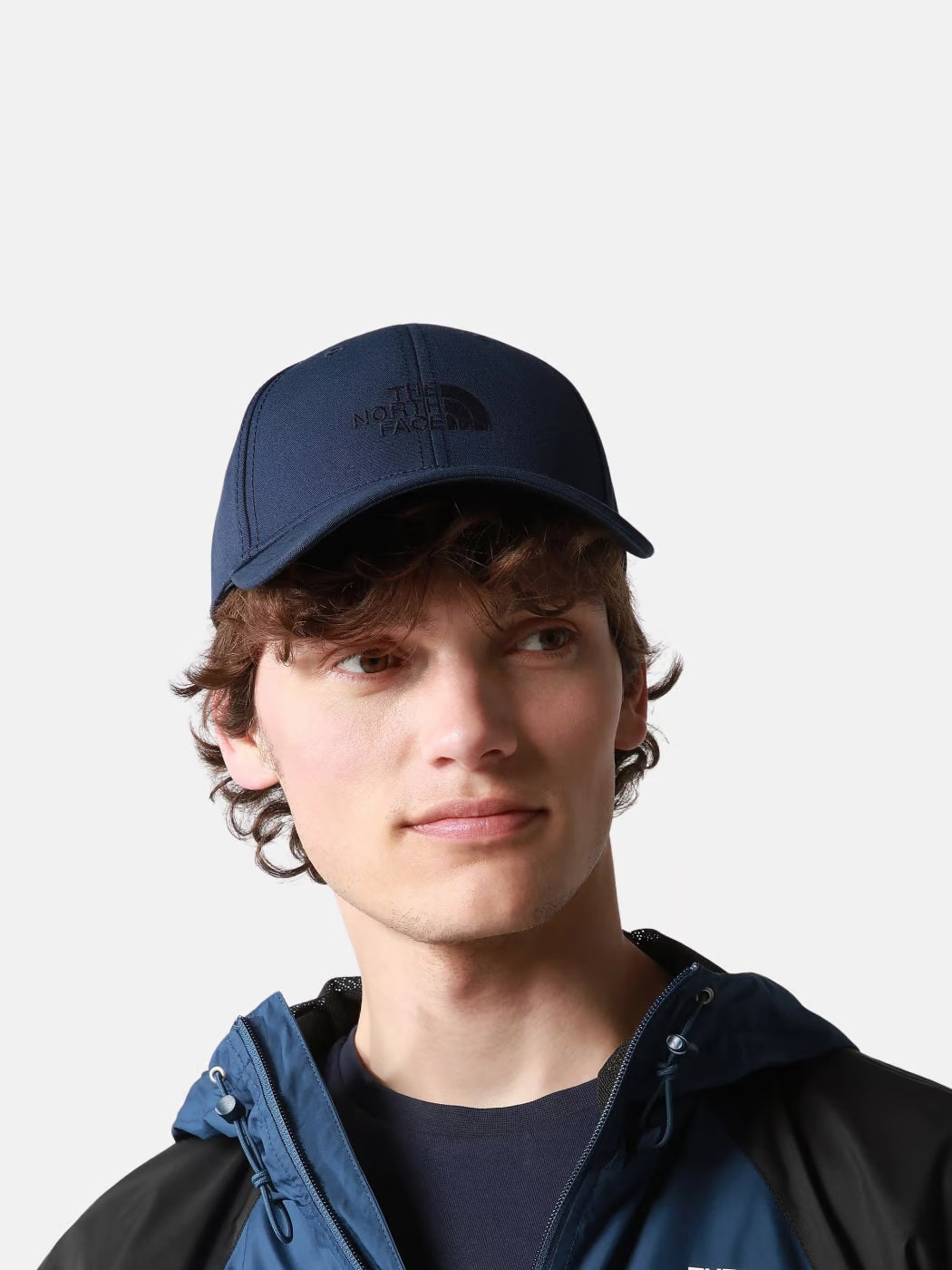 Cappellino Blu Navy "The North Face" con Logo e Fibbia Regolabile 